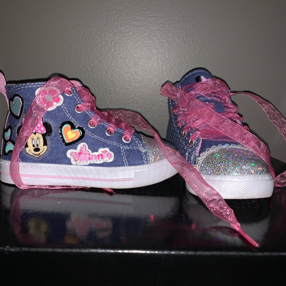 Minnie Mouse high top toddler shoes size 7